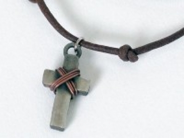 Halskette mit Anhänger "Kreuz"